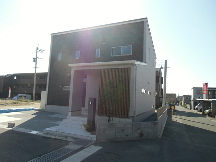 ヤマックス炭の家引き渡し熊本光の森K様邸2.jpg