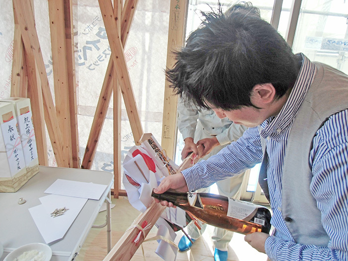 熊本市東区小山U様邸上棟式6棟札をお清め.jpg